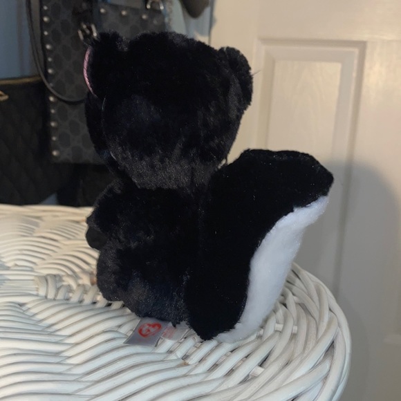 Flora the Skunk Beanie Boo - Picture 3 of 3